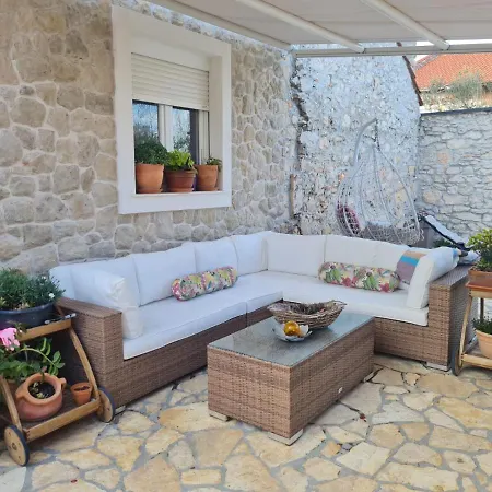 Villa With Private Pool And Jacuzzy Vila
