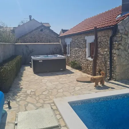 Villa With Private Pool And Jacuzzy Villa