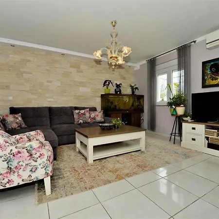Villa With Private Pool And Jacuzzy Ninski Stanovi